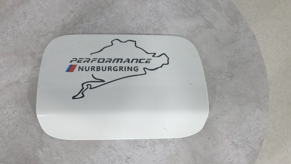 Лючок бензобака